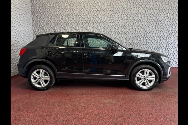 Audi Q2 35 TFSI 1.5 ✅FACELIFT✅ S EDITION 150PK VIR.COCKPIT ELEK.KLEP TOUCHSCREEN CARPLAY NAVI CAMERA MATRIX LED STOELVERW. PDC KEYLESS 10/2024 "Audi rijden begint bij Topautos.nl – 20 Audi topmodellen direct op voorraad!" Audi Q2 35 TFSI 1.5 ✅FACELIFT✅ S EDITION 150PK VIR.COCKPIT ELEK.KLEP TOUCHSCREEN CARPLAY NAVI CAMERA MATRIX LED STOELVERW. PDC KEYLESS 10/2024 "Audi rijden begint bij Topautos.nl – 20 Audi topmodellen direct op voorraad!"