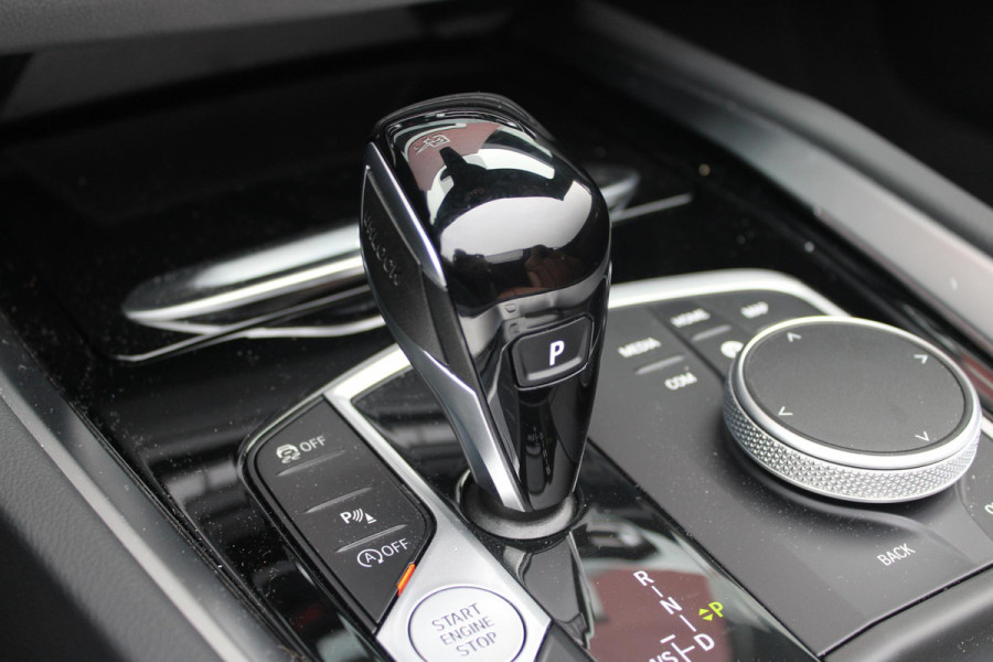 BMW Z4 Roadster sDRIVE 20i HIGH EXECUTIVE M-SPORT AUTOMAAT | M INTERIEURPAKKET  | M EXTERIEURPAKKET | M SPORTSTUUR | 19" VIJFDUBBELSPAAKS M SPORTWIELEN | NAVIGATIE | DRAADLOZE APPLE CARPLAY / ANDROID AUTO |  LEDER VERNASCA COGNAC | STOEL / STUUR VERWARMING | ACHTERUITRIJCAMERA | FULL LED KOPLAMPEN | SAFETY PAKKET | DODEHOEK DETECTIE | HARMAN KARDON |