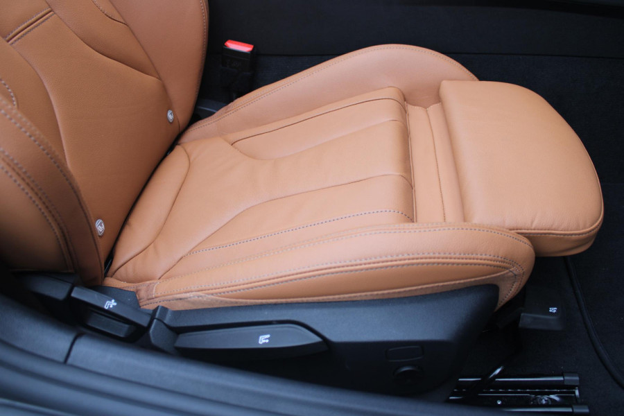 BMW Z4 Roadster sDRIVE 20i HIGH EXECUTIVE M-SPORT AUTOMAAT | M INTERIEURPAKKET  | M EXTERIEURPAKKET | M SPORTSTUUR | 19" VIJFDUBBELSPAAKS M SPORTWIELEN | NAVIGATIE | DRAADLOZE APPLE CARPLAY / ANDROID AUTO |  LEDER VERNASCA COGNAC | STOEL / STUUR VERWARMING | ACHTERUITRIJCAMERA | FULL LED KOPLAMPEN | SAFETY PAKKET | DODEHOEK DETECTIE | HARMAN KARDON |