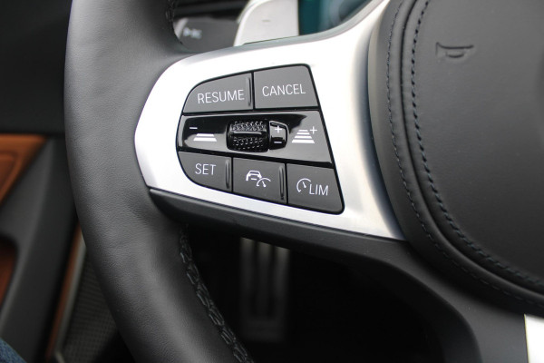 BMW Z4 Roadster sDRIVE 20i HIGH EXECUTIVE M-SPORT AUTOMAAT | M INTERIEURPAKKET  | M EXTERIEURPAKKET | M SPORTSTUUR | 19" VIJFDUBBELSPAAKS M SPORTWIELEN | NAVIGATIE | DRAADLOZE APPLE CARPLAY / ANDROID AUTO |  LEDER VERNASCA COGNAC | STOEL / STUUR VERWARMING | ACHTERUITRIJCAMERA | FULL LED KOPLAMPEN | SAFETY PAKKET | DODEHOEK DETECTIE | HARMAN KARDON |