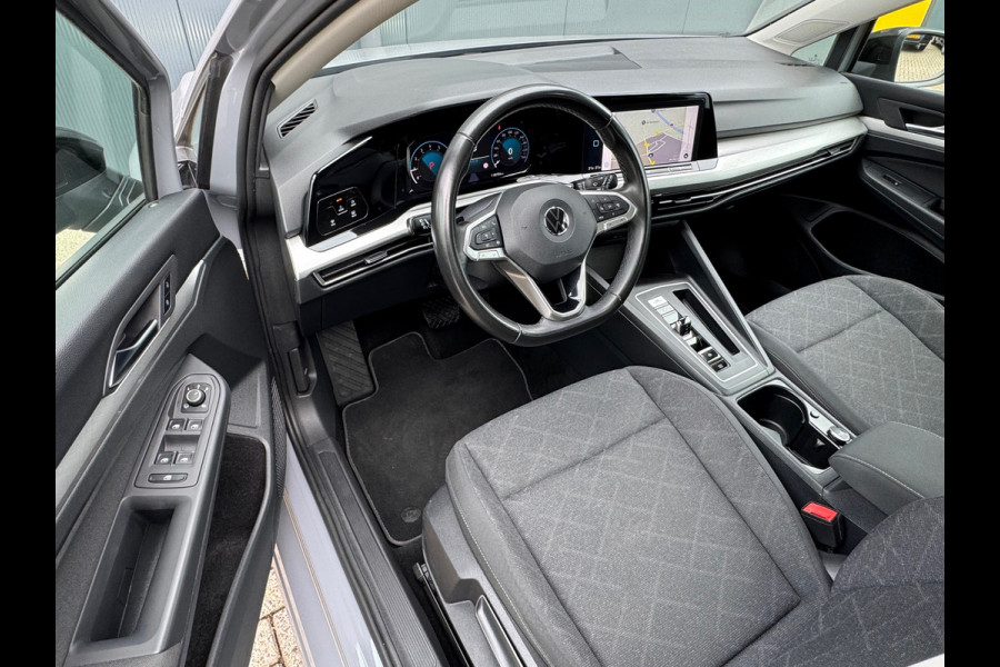 Volkswagen Golf 1.0 eTSI Automaat Life * Navigatie * Camera * Virtual Cockpit *
