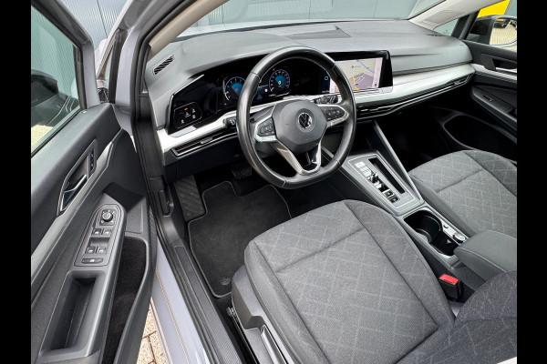 Volkswagen Golf 1.0 eTSI Automaat Life * Navigatie * Camera * Virtual Cockpit *