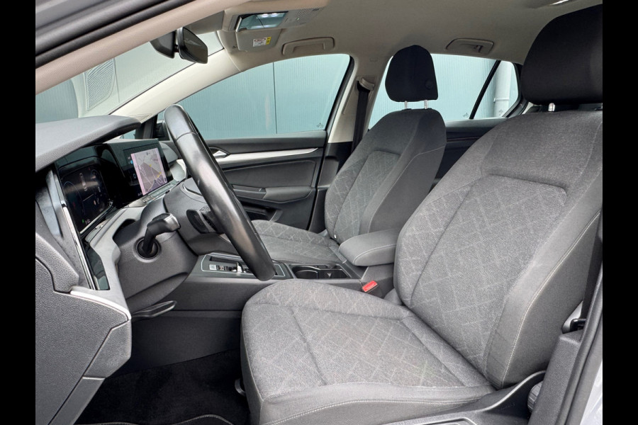 Volkswagen Golf 1.0 eTSI Automaat Life * Navigatie * Camera * Virtual Cockpit *