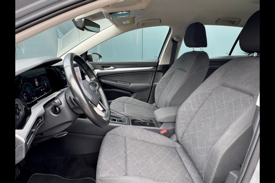 Volkswagen Golf 1.0 eTSI Automaat Life * Navigatie * Camera * Virtual Cockpit *