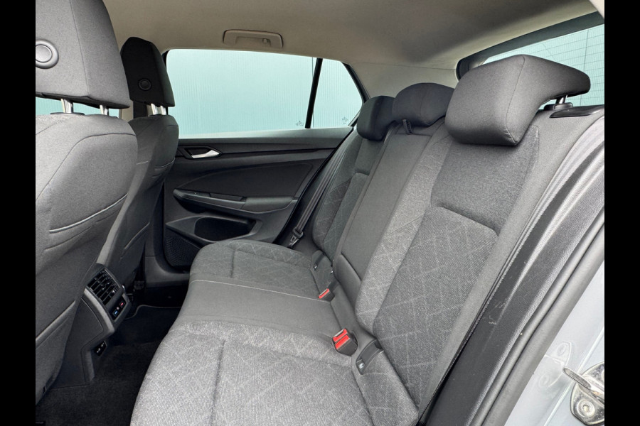 Volkswagen Golf 1.0 eTSI Automaat Life * Navigatie * Camera * Virtual Cockpit *