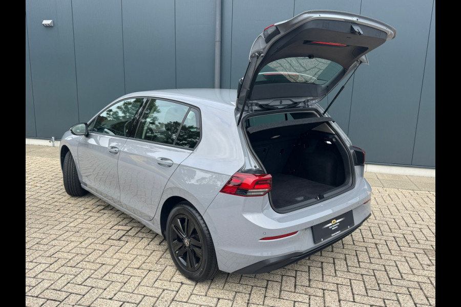 Volkswagen Golf 1.0 eTSI Automaat Life * Navigatie * Camera * Virtual Cockpit *