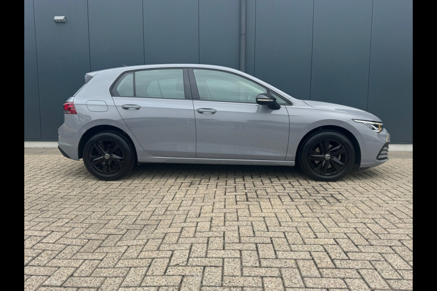 Volkswagen Golf 1.0 eTSI Automaat Life * Navigatie * Camera * Virtual Cockpit *