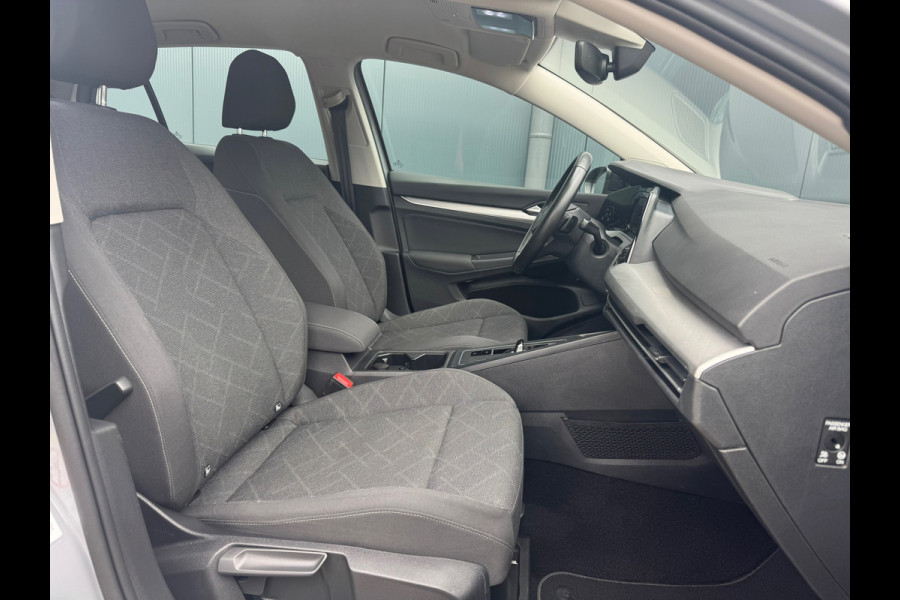 Volkswagen Golf 1.0 eTSI Automaat Life * Navigatie * Camera * Virtual Cockpit *