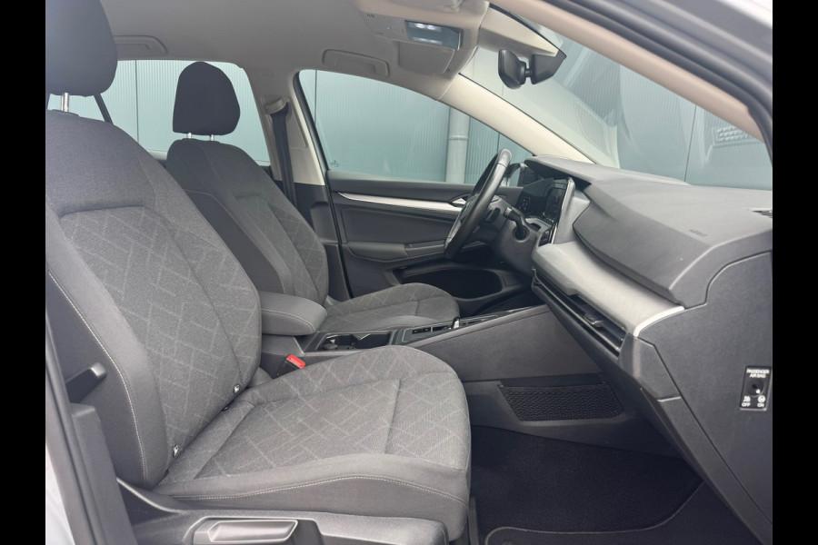 Volkswagen Golf 1.0 eTSI Automaat Life * Navigatie * Camera * Virtual Cockpit *