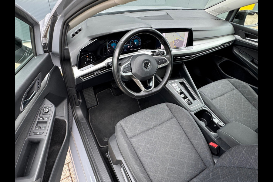 Volkswagen Golf 1.0 eTSI Automaat Life * Navigatie * Camera * Virtual Cockpit *