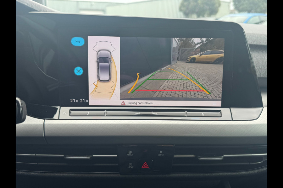 Volkswagen Golf 1.0 eTSI Automaat Life * Navigatie * Camera * Virtual Cockpit *