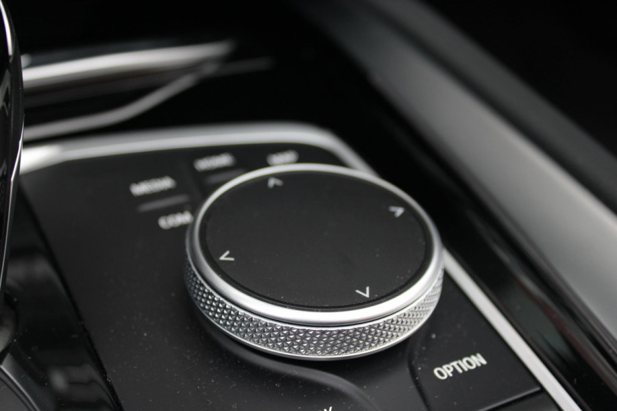 BMW Z4 Roadster sDRIVE 20i HIGH EXECUTIVE M-SPORT AUTOMAAT | M INTERIEURPAKKET  | M EXTERIEURPAKKET | M SPORTSTUUR | 19" VIJFDUBBELSPAAKS M SPORTWIELEN | NAVIGATIE | DRAADLOZE APPLE CARPLAY / ANDROID AUTO |  LEDER VERNASCA COGNAC | STOEL / STUUR VERWARMING | ACHTERUITRIJCAMERA | FULL LED KOPLAMPEN | SAFETY PAKKET | DODEHOEK DETECTIE | HARMAN KARDON |