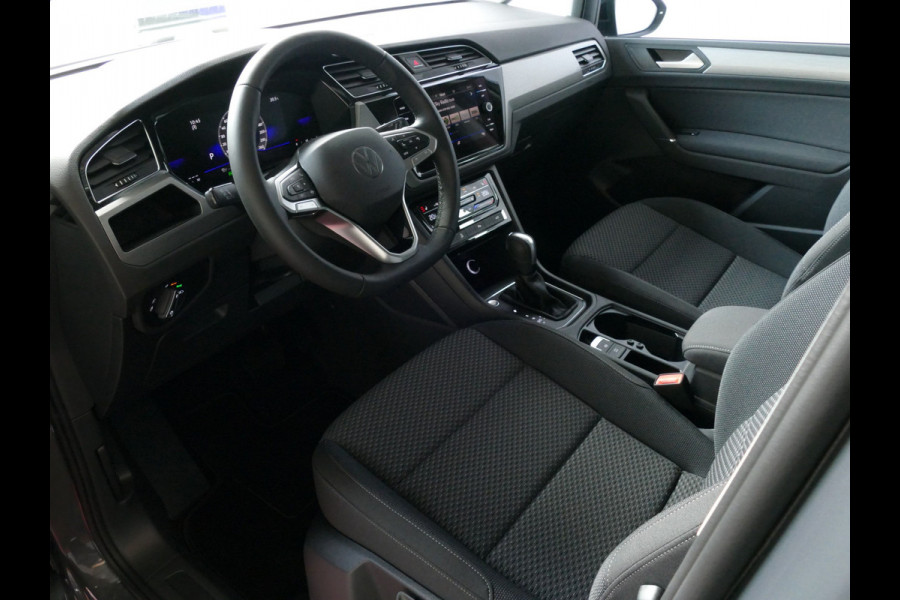 Volkswagen Touran 1.5 TSI 150PK 7P CARPLAY NAVI CAMERA LED ELEK.KLEP VIR.COCKPIT DODE.HOEK DET. STOELVERW KEYLESS 7P 7PERS 11/2024 "Volkswagen rijden begint bij Topautos.nl – 75 topmodellen direct op voorraad!" Volkswagen Touran 1.5 TSI 150PK 7P CARPLAY NAVI CAMERA LED ELEK.KLEP VIR.COCKPIT DODE.HOEK DET. STOELVERW KEYLESS 7P 7PERS 11/2024 "Volkswagen rijden begint bij Topautos.nl – 75 topmodellen direct op voorraad!"