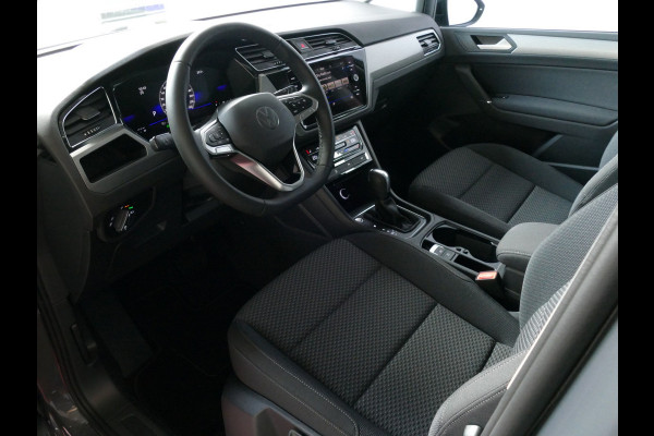Volkswagen Touran 1.5 TSI 150PK 7P CARPLAY NAVI CAMERA LED ELEK.KLEP VIR.COCKPIT DODE.HOEK DET. STOELVERW KEYLESS 7P 7PERS 11/2024 "Volkswagen rijden begint bij Topautos.nl – 75 topmodellen direct op voorraad!" Volkswagen Touran 1.5 TSI 150PK 7P CARPLAY NAVI CAMERA LED ELEK.KLEP VIR.COCKPIT DODE.HOEK DET. STOELVERW KEYLESS 7P 7PERS 11/2024 "Volkswagen rijden begint bij Topautos.nl – 75 topmodellen direct op voorraad!"