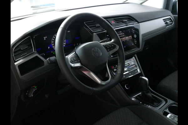 Volkswagen Touran 1.5 TSI 150PK 7P CARPLAY NAVI CAMERA LED ELEK.KLEP VIR.COCKPIT DODE.HOEK DET. STOELVERW KEYLESS 7P 7PERS 11/2024 "Volkswagen rijden begint bij Topautos.nl – 75 topmodellen direct op voorraad!" Volkswagen Touran 1.5 TSI 150PK 7P CARPLAY NAVI CAMERA LED ELEK.KLEP VIR.COCKPIT DODE.HOEK DET. STOELVERW KEYLESS 7P 7PERS 11/2024 "Volkswagen rijden begint bij Topautos.nl – 75 topmodellen direct op voorraad!"