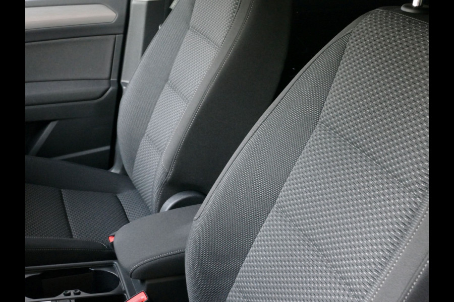 Volkswagen Touran 1.5 TSI 150PK 7P CARPLAY NAVI CAMERA LED ELEK.KLEP VIR.COCKPIT DODE.HOEK DET. STOELVERW KEYLESS 7P 7PERS 11/2024 "Volkswagen rijden begint bij Topautos.nl – 75 topmodellen direct op voorraad!" Volkswagen Touran 1.5 TSI 150PK 7P CARPLAY NAVI CAMERA LED ELEK.KLEP VIR.COCKPIT DODE.HOEK DET. STOELVERW KEYLESS 7P 7PERS 11/2024 "Volkswagen rijden begint bij Topautos.nl – 75 topmodellen direct op voorraad!"