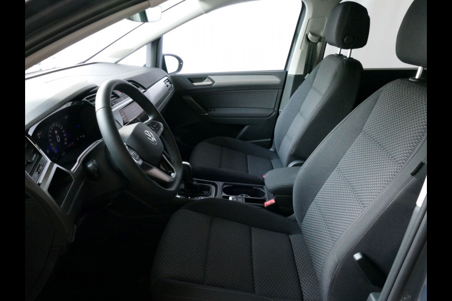 Volkswagen Touran 1.5 TSI 150PK 7P CARPLAY NAVI CAMERA LED ELEK.KLEP VIR.COCKPIT DODE.HOEK DET. STOELVERW KEYLESS 7P 7PERS 11/2024 "Volkswagen rijden begint bij Topautos.nl – 75 topmodellen direct op voorraad!" Volkswagen Touran 1.5 TSI 150PK 7P CARPLAY NAVI CAMERA LED ELEK.KLEP VIR.COCKPIT DODE.HOEK DET. STOELVERW KEYLESS 7P 7PERS 11/2024 "Volkswagen rijden begint bij Topautos.nl – 75 topmodellen direct op voorraad!"