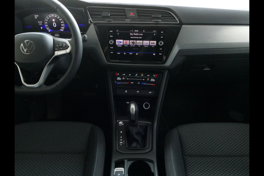 Volkswagen Touran 1.5 TSI 150PK 7P CARPLAY NAVI CAMERA LED ELEK.KLEP VIR.COCKPIT DODE.HOEK DET. STOELVERW KEYLESS 7P 7PERS 11/2024 "Volkswagen rijden begint bij Topautos.nl – 75 topmodellen direct op voorraad!" Volkswagen Touran 1.5 TSI 150PK 7P CARPLAY NAVI CAMERA LED ELEK.KLEP VIR.COCKPIT DODE.HOEK DET. STOELVERW KEYLESS 7P 7PERS 11/2024 "Volkswagen rijden begint bij Topautos.nl – 75 topmodellen direct op voorraad!"