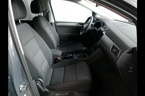 Volkswagen Touran 1.5 TSI 150PK 7P CARPLAY NAVI CAMERA LED ELEK.KLEP VIR.COCKPIT DODE.HOEK DET. STOELVERW KEYLESS 7P 7PERS 11/2024 "Volkswagen rijden begint bij Topautos.nl – 75 topmodellen direct op voorraad!" Volkswagen Touran 1.5 TSI 150PK 7P CARPLAY NAVI CAMERA LED ELEK.KLEP VIR.COCKPIT DODE.HOEK DET. STOELVERW KEYLESS 7P 7PERS 11/2024 "Volkswagen rijden begint bij Topautos.nl – 75 topmodellen direct op voorraad!"