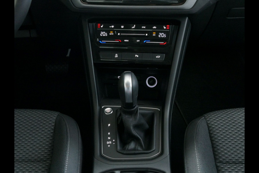 Volkswagen Touran 1.5 TSI 150PK 7P CARPLAY NAVI CAMERA LED ELEK.KLEP VIR.COCKPIT DODE.HOEK DET. STOELVERW KEYLESS 7P 7PERS 11/2024 "Volkswagen rijden begint bij Topautos.nl – 75 topmodellen direct op voorraad!" Volkswagen Touran 1.5 TSI 150PK 7P CARPLAY NAVI CAMERA LED ELEK.KLEP VIR.COCKPIT DODE.HOEK DET. STOELVERW KEYLESS 7P 7PERS 11/2024 "Volkswagen rijden begint bij Topautos.nl – 75 topmodellen direct op voorraad!"