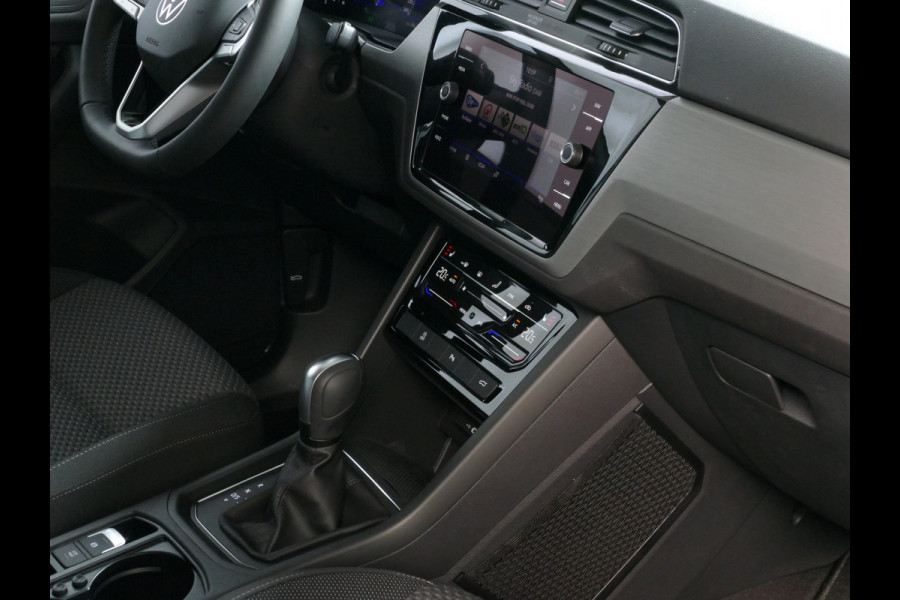 Volkswagen Touran 1.5 TSI 150PK 7P CARPLAY NAVI CAMERA LED ELEK.KLEP VIR.COCKPIT DODE.HOEK DET. STOELVERW KEYLESS 7P 7PERS 11/2024 "Volkswagen rijden begint bij Topautos.nl – 75 topmodellen direct op voorraad!" Volkswagen Touran 1.5 TSI 150PK 7P CARPLAY NAVI CAMERA LED ELEK.KLEP VIR.COCKPIT DODE.HOEK DET. STOELVERW KEYLESS 7P 7PERS 11/2024 "Volkswagen rijden begint bij Topautos.nl – 75 topmodellen direct op voorraad!"