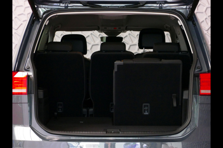 Volkswagen Touran 1.5 TSI 150PK 7P CARPLAY NAVI CAMERA LED ELEK.KLEP VIR.COCKPIT DODE.HOEK DET. STOELVERW KEYLESS 7P 7PERS 11/2024 "Volkswagen rijden begint bij Topautos.nl – 75 topmodellen direct op voorraad!" Volkswagen Touran 1.5 TSI 150PK 7P CARPLAY NAVI CAMERA LED ELEK.KLEP VIR.COCKPIT DODE.HOEK DET. STOELVERW KEYLESS 7P 7PERS 11/2024 "Volkswagen rijden begint bij Topautos.nl – 75 topmodellen direct op voorraad!"