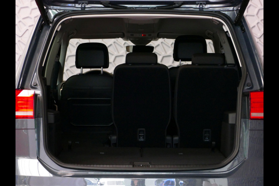 Volkswagen Touran 1.5 TSI 150PK 7P CARPLAY NAVI CAMERA LED ELEK.KLEP VIR.COCKPIT DODE.HOEK DET. STOELVERW KEYLESS 7P 7PERS 11/2024 "Volkswagen rijden begint bij Topautos.nl – 75 topmodellen direct op voorraad!" Volkswagen Touran 1.5 TSI 150PK 7P CARPLAY NAVI CAMERA LED ELEK.KLEP VIR.COCKPIT DODE.HOEK DET. STOELVERW KEYLESS 7P 7PERS 11/2024 "Volkswagen rijden begint bij Topautos.nl – 75 topmodellen direct op voorraad!"