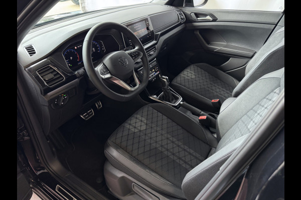 Volkswagen T-Cross ✅NIEUWE AUTO✅ TSI 115PK R-LINE EDITION TREKHAAK LED LMV IQ CAMERA STOELVERW ✅2025✅ "Volkswagen rijden begint bij Topautos.nl – 75 topmodellen direct op voorraad!"