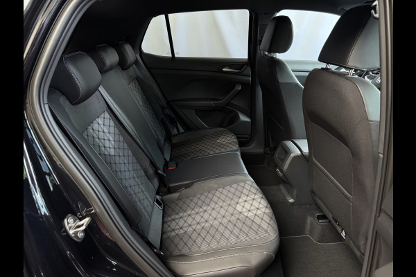 Volkswagen T-Cross ✅NIEUWE AUTO✅ TSI 115PK R-LINE EDITION TREKHAAK LED LMV IQ CAMERA STOELVERW ✅2025✅ "Volkswagen rijden begint bij Topautos.nl – 75 topmodellen direct op voorraad!"