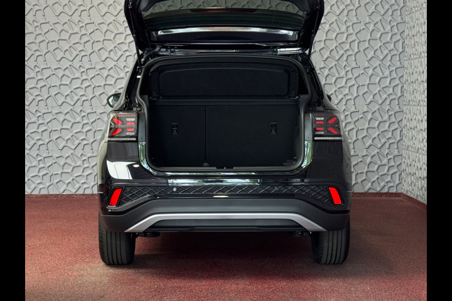 Volkswagen T-Cross ✅NIEUWE AUTO✅ TSI 115PK R-LINE EDITION TREKHAAK LED LMV IQ CAMERA STOELVERW ✅2025✅ "Volkswagen rijden begint bij Topautos.nl – 75 topmodellen direct op voorraad!"