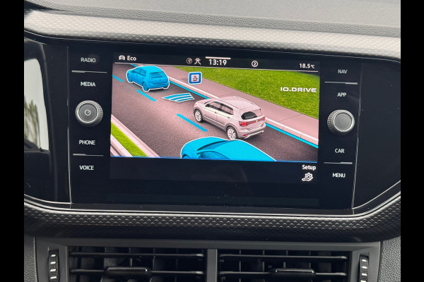 Volkswagen T-Cross 1.0 TSI Automaat R-Line * Camera * Led * CarPlay