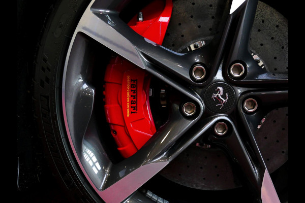 Ferrari SF90 Stradale 4.0 V8 1000PK / INCL BTW/BPM CARBON SEATS/STUUR LIFT CARPLAY AFS CAMERA