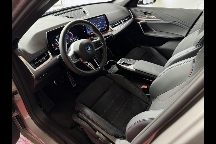 BMW X1 XDRIVE 25E M-SPORT LED ELEK.KLEP NAVI STOELVERW M-SHADOW LINE CARPLAY/ANDROID ZWARTE.HEMEL PHEV PLUG IN HYBRID AWD 4X4 4WD BMW X1 XDRIVE 25E M-SPORT LED ELEK.KLEP NAVI STOELVERW M-SHADOW LINE CARPLAY/ANDROID ZWARTE.HEMEL PHEV PLUG IN HYBRID AWD 4X4 4WD