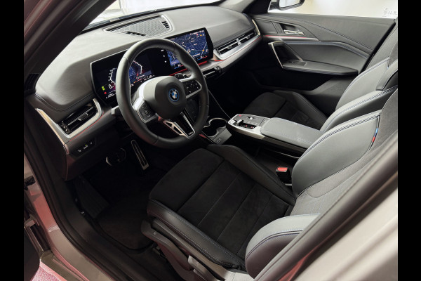 BMW X1 XDRIVE 25E M-SPORT LED ELEK.KLEP NAVI STOELVERW M-SHADOW LINE CARPLAY/ANDROID ZWARTE.HEMEL PHEV PLUG IN HYBRID AWD 4X4 4WD BMW X1 XDRIVE 25E M-SPORT LED ELEK.KLEP NAVI STOELVERW M-SHADOW LINE CARPLAY/ANDROID ZWARTE.HEMEL PHEV PLUG IN HYBRID AWD 4X4 4WD