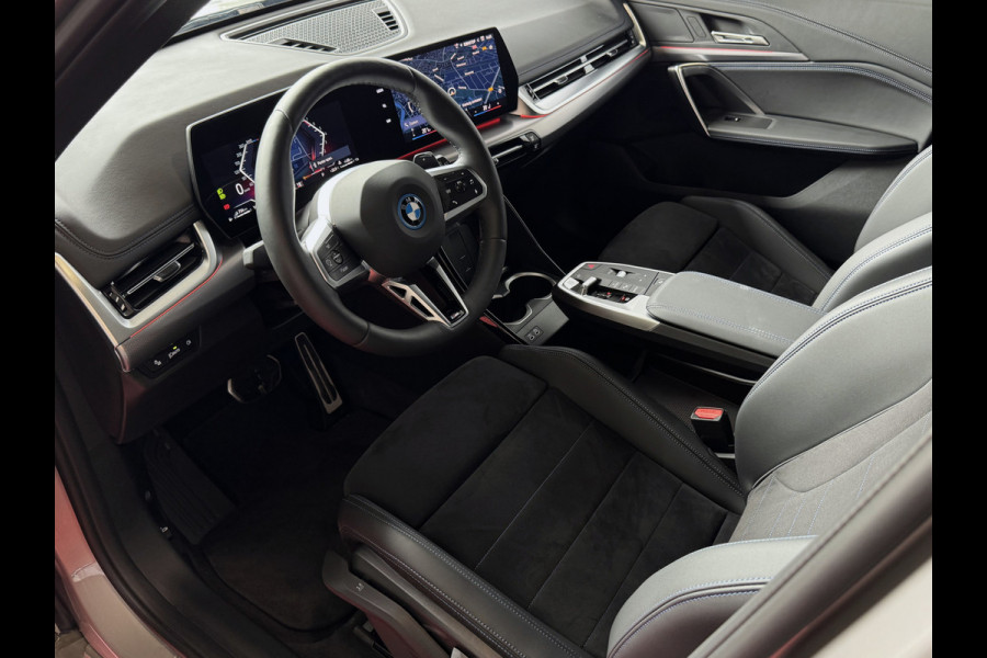 BMW X1 XDRIVE 25E M-SPORT LED ELEK.KLEP NAVI STOELVERW M-SHADOW LINE CARPLAY/ANDROID ZWARTE.HEMEL PHEV PLUG IN HYBRID AWD 4X4 4WD BMW X1 XDRIVE 25E M-SPORT LED ELEK.KLEP NAVI STOELVERW M-SHADOW LINE CARPLAY/ANDROID ZWARTE.HEMEL PHEV PLUG IN HYBRID AWD 4X4 4WD