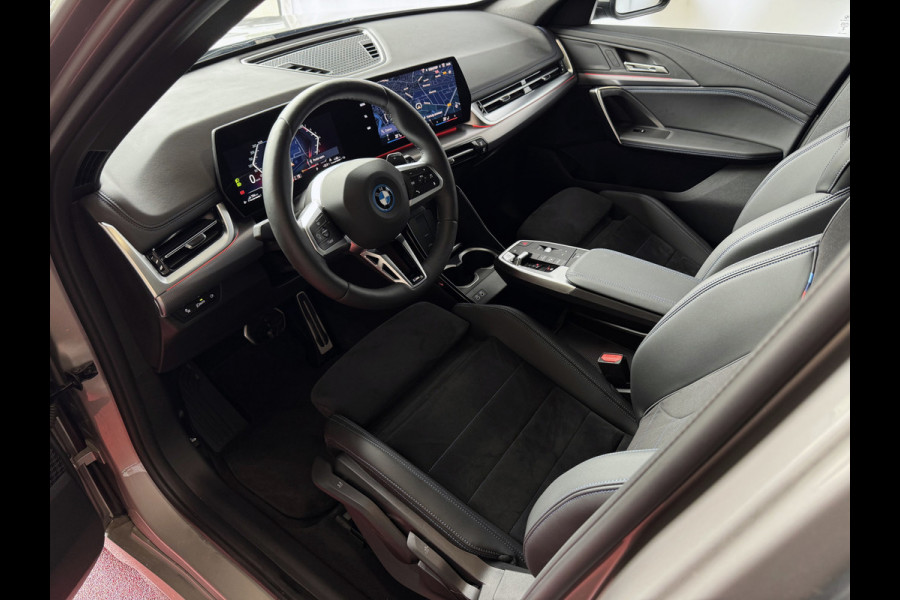BMW X1 XDRIVE 25E M-SPORT LED ELEK.KLEP NAVI STOELVERW M-SHADOW LINE CARPLAY/ANDROID ZWARTE.HEMEL PHEV PLUG IN HYBRID AWD 4X4 4WD BMW X1 XDRIVE 25E M-SPORT LED ELEK.KLEP NAVI STOELVERW M-SHADOW LINE CARPLAY/ANDROID ZWARTE.HEMEL PHEV PLUG IN HYBRID AWD 4X4 4WD