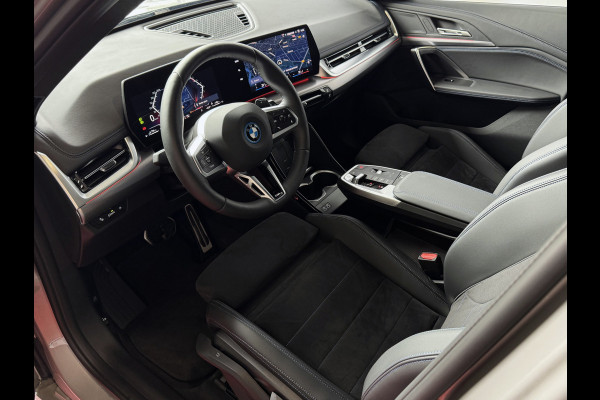 BMW X1 XDRIVE 25E M-SPORT LED ELEK.KLEP NAVI STOELVERW M-SHADOW LINE CARPLAY/ANDROID ZWARTE.HEMEL PHEV PLUG IN HYBRID AWD 4X4 4WD BMW X1 XDRIVE 25E M-SPORT LED ELEK.KLEP NAVI STOELVERW M-SHADOW LINE CARPLAY/ANDROID ZWARTE.HEMEL PHEV PLUG IN HYBRID AWD 4X4 4WD