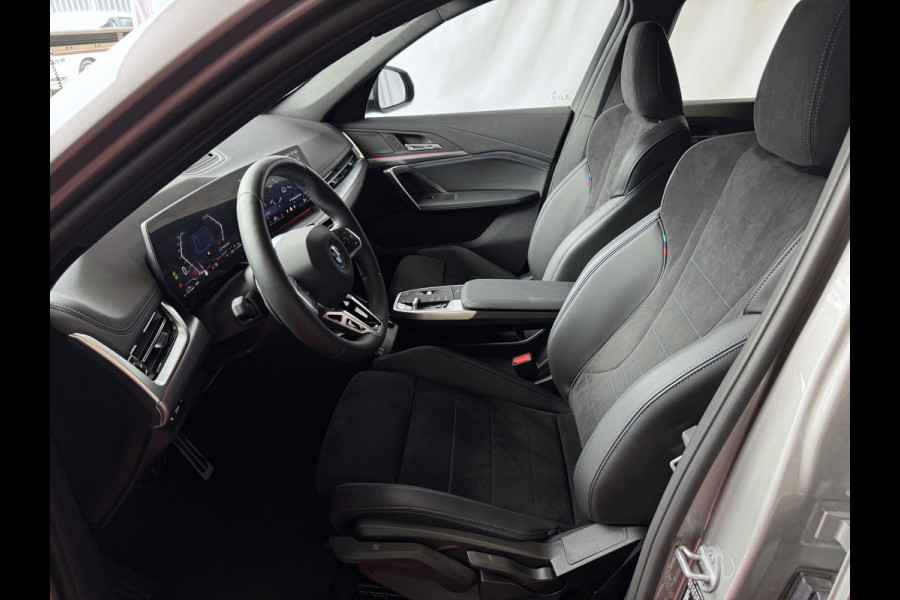BMW X1 XDRIVE 25E M-SPORT LED ELEK.KLEP NAVI STOELVERW M-SHADOW LINE CARPLAY/ANDROID ZWARTE.HEMEL PHEV PLUG IN HYBRID AWD 4X4 4WD BMW X1 XDRIVE 25E M-SPORT LED ELEK.KLEP NAVI STOELVERW M-SHADOW LINE CARPLAY/ANDROID ZWARTE.HEMEL PHEV PLUG IN HYBRID AWD 4X4 4WD