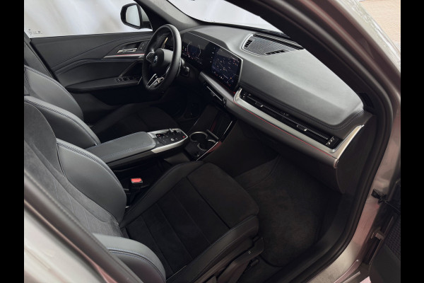 BMW X1 XDRIVE 25E M-SPORT LED ELEK.KLEP NAVI STOELVERW M-SHADOW LINE CARPLAY/ANDROID ZWARTE.HEMEL PHEV PLUG IN HYBRID AWD 4X4 4WD BMW X1 XDRIVE 25E M-SPORT LED ELEK.KLEP NAVI STOELVERW M-SHADOW LINE CARPLAY/ANDROID ZWARTE.HEMEL PHEV PLUG IN HYBRID AWD 4X4 4WD
