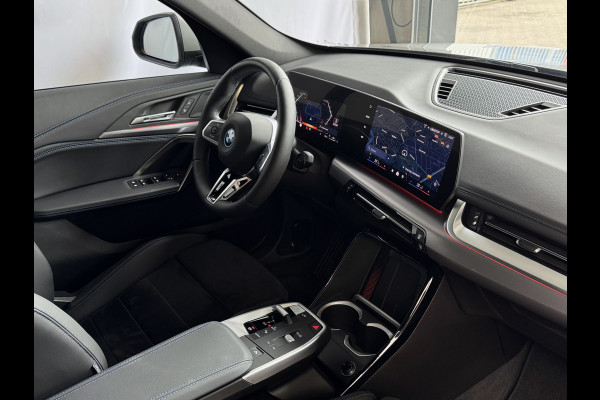 BMW X1 XDRIVE 25E M-SPORT LED ELEK.KLEP NAVI STOELVERW M-SHADOW LINE CARPLAY/ANDROID ZWARTE.HEMEL PHEV PLUG IN HYBRID AWD 4X4 4WD BMW X1 XDRIVE 25E M-SPORT LED ELEK.KLEP NAVI STOELVERW M-SHADOW LINE CARPLAY/ANDROID ZWARTE.HEMEL PHEV PLUG IN HYBRID AWD 4X4 4WD