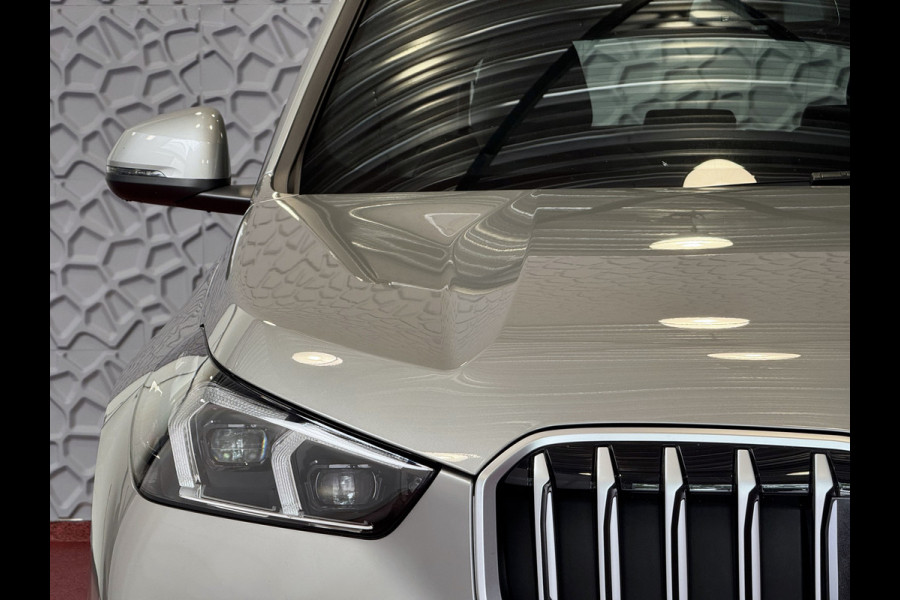 BMW X1 XDRIVE 25E M-SPORT LED ELEK.KLEP NAVI STOELVERW M-SHADOW LINE CARPLAY/ANDROID ZWARTE.HEMEL PHEV PLUG IN HYBRID AWD 4X4 4WD BMW X1 XDRIVE 25E M-SPORT LED ELEK.KLEP NAVI STOELVERW M-SHADOW LINE CARPLAY/ANDROID ZWARTE.HEMEL PHEV PLUG IN HYBRID AWD 4X4 4WD