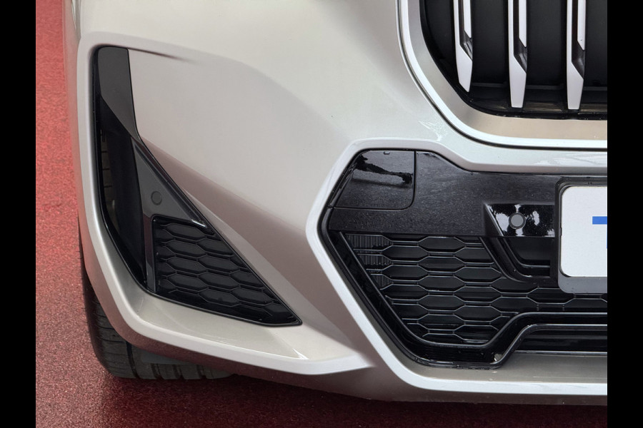 BMW X1 XDRIVE 25E M-SPORT LED ELEK.KLEP NAVI STOELVERW M-SHADOW LINE CARPLAY/ANDROID ZWARTE.HEMEL PHEV PLUG IN HYBRID AWD 4X4 4WD BMW X1 XDRIVE 25E M-SPORT LED ELEK.KLEP NAVI STOELVERW M-SHADOW LINE CARPLAY/ANDROID ZWARTE.HEMEL PHEV PLUG IN HYBRID AWD 4X4 4WD