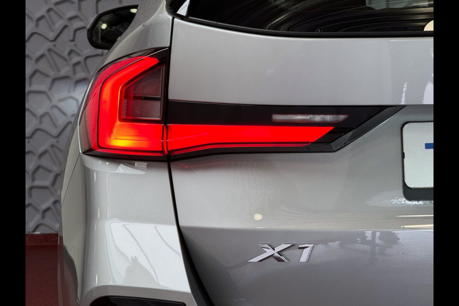 BMW X1 XDRIVE 25E M-SPORT LED ELEK.KLEP NAVI STOELVERW M-SHADOW LINE CARPLAY/ANDROID ZWARTE.HEMEL PHEV PLUG IN HYBRID AWD 4X4 4WD BMW X1 XDRIVE 25E M-SPORT LED ELEK.KLEP NAVI STOELVERW M-SHADOW LINE CARPLAY/ANDROID ZWARTE.HEMEL PHEV PLUG IN HYBRID AWD 4X4 4WD