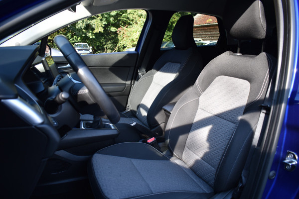 Renault Captur 1.0 TCe LIMITED CRUISE/NAVI/KEYLESS Renault Captur 1.0 TCe LIMITED CRUISE/NAVI/KEYLESS