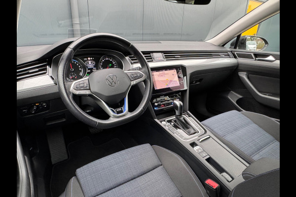 Volkswagen Passat Variant 1.4 TSI PHEV GTE * Trekhaak * Head-up Display * Matrix Led * Side Assist *