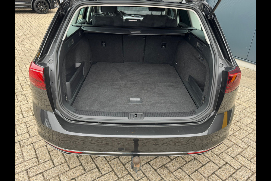 Volkswagen Passat Variant 1.4 TSI PHEV GTE * Trekhaak * Head-up Display * Matrix Led * Side Assist *