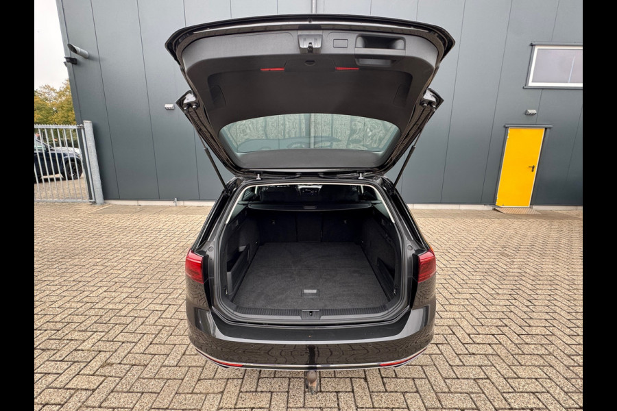Volkswagen Passat Variant 1.4 TSI PHEV GTE * Trekhaak * Head-up Display * Matrix Led * Side Assist *