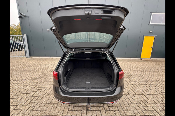 Volkswagen Passat Variant 1.4 TSI PHEV GTE * Trekhaak * Head-up Display * Matrix Led * Side Assist *