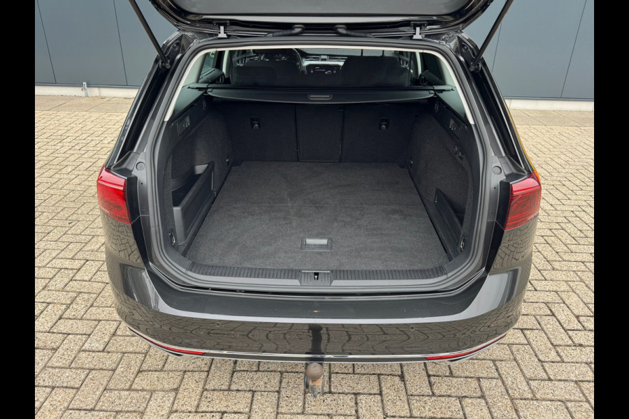 Volkswagen Passat Variant 1.4 TSI PHEV GTE * Trekhaak * Head-up Display * Matrix Led * Side Assist *