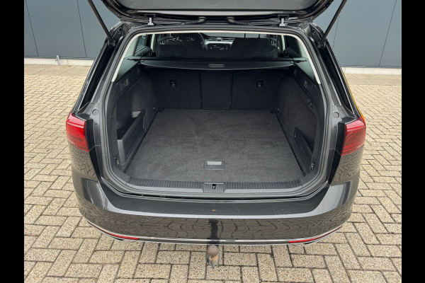 Volkswagen Passat Variant 1.4 TSI PHEV GTE * Trekhaak * Head-up Display * Matrix Led * Side Assist *